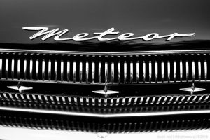 Remove reflections in automotive photos